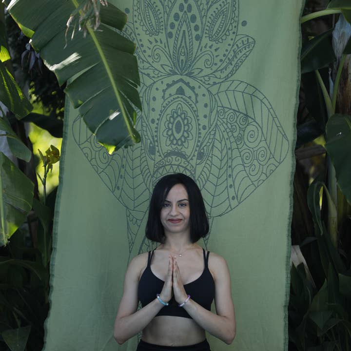 SACRED TEMPLE 1mx2m Vändbar Strand- och Yoga Handduk för wholesale av Pink Manta By Le Comptoir Paris