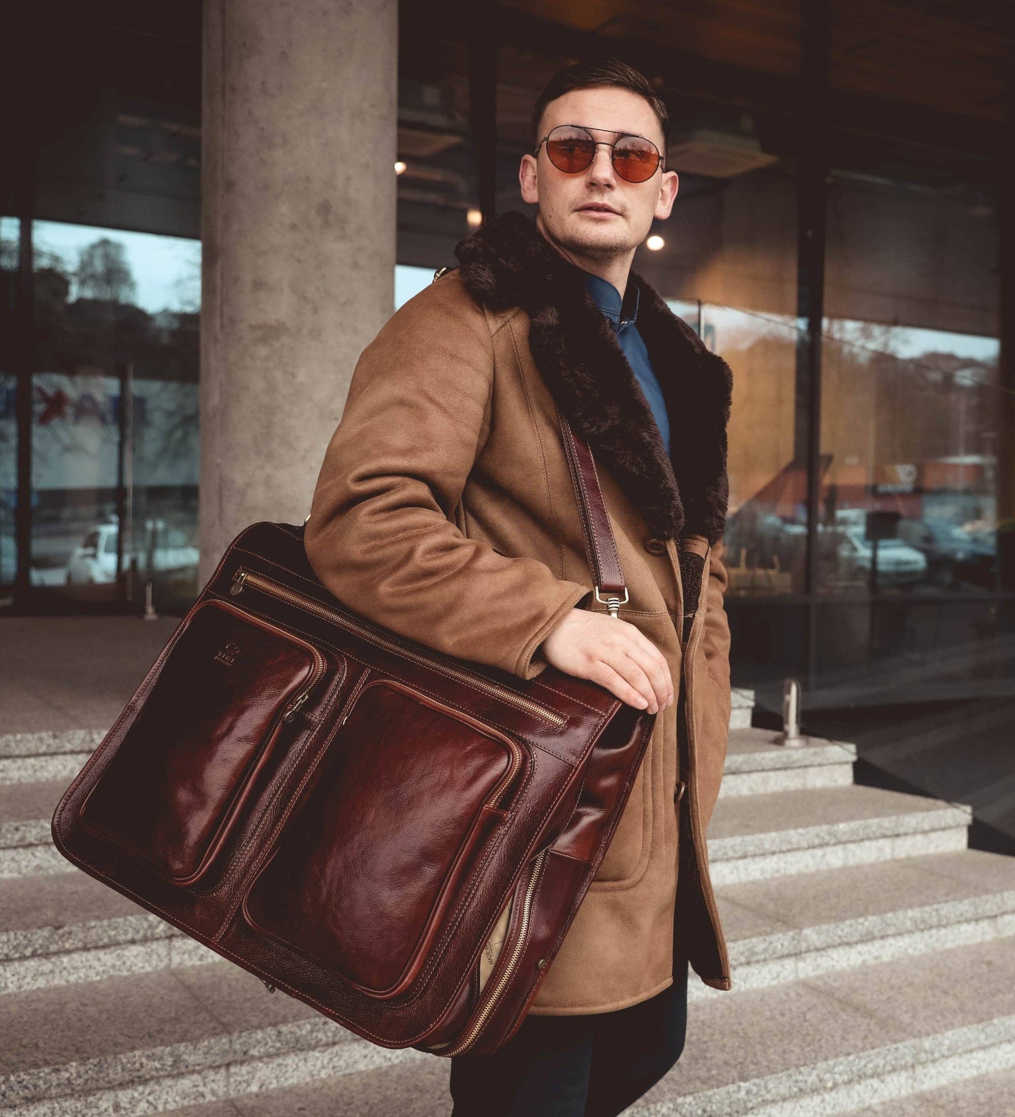 Time Resistance – wholesale Garment bag – unisex – Leather Garment Bag - The Big Sleep1