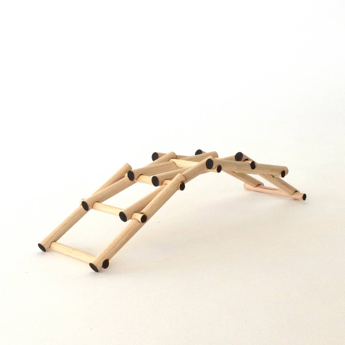 Dahimo - Vente Kit de bricolage - Kit modèle en bois éducatif du petit pont autoportant de Vinci0