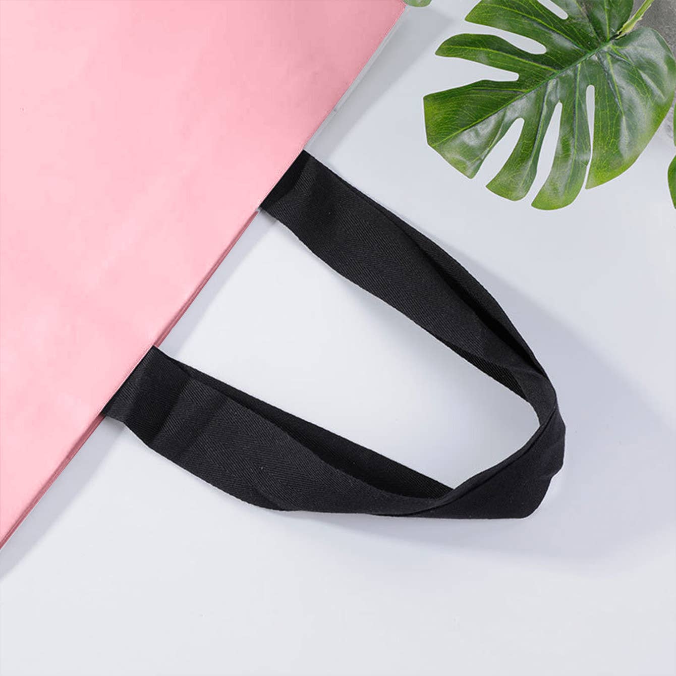 ByHome – Saco de presente por atacado – Sacola de Presente de Papel Rosa Premium com Alças de Cordão Preto1