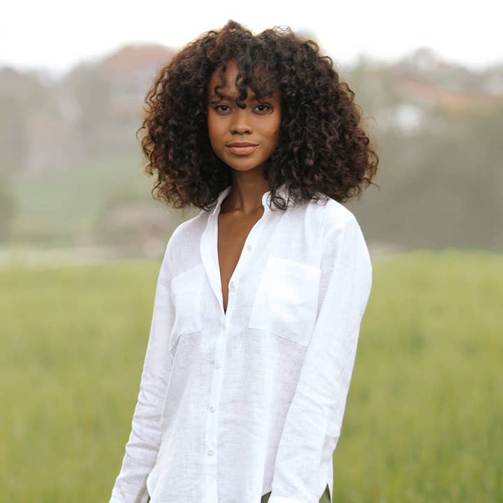 Long-sleeved linen shirt CALPE in White and other Purchase Wholesale goedkope schoenen. Free Returns & Net 60 Terms on Faire trending on Faire.