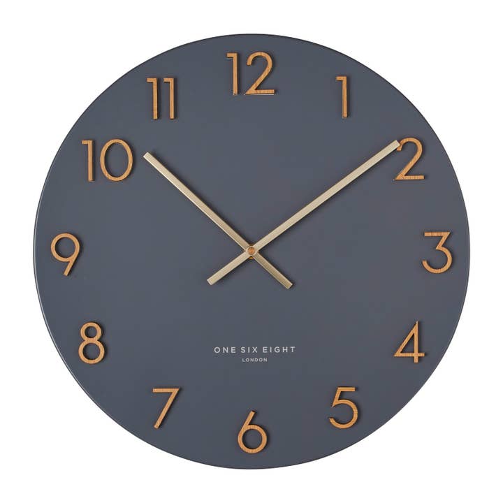 Horloge murale en métal gris anthracite Katelyn 40 cm pour la vente par One Six Eight London by PS Home and Living