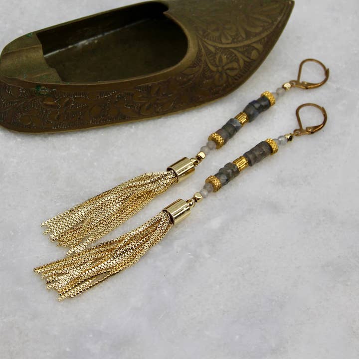 Muse de Jupiter Boucle d'Oreille à Chaîne à Glands pour la vente par Veluna