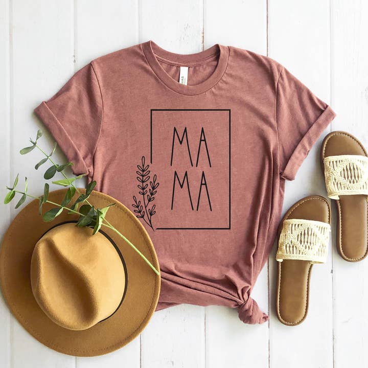 T-shirt Mama Graphic pour la vente par KM Clothing