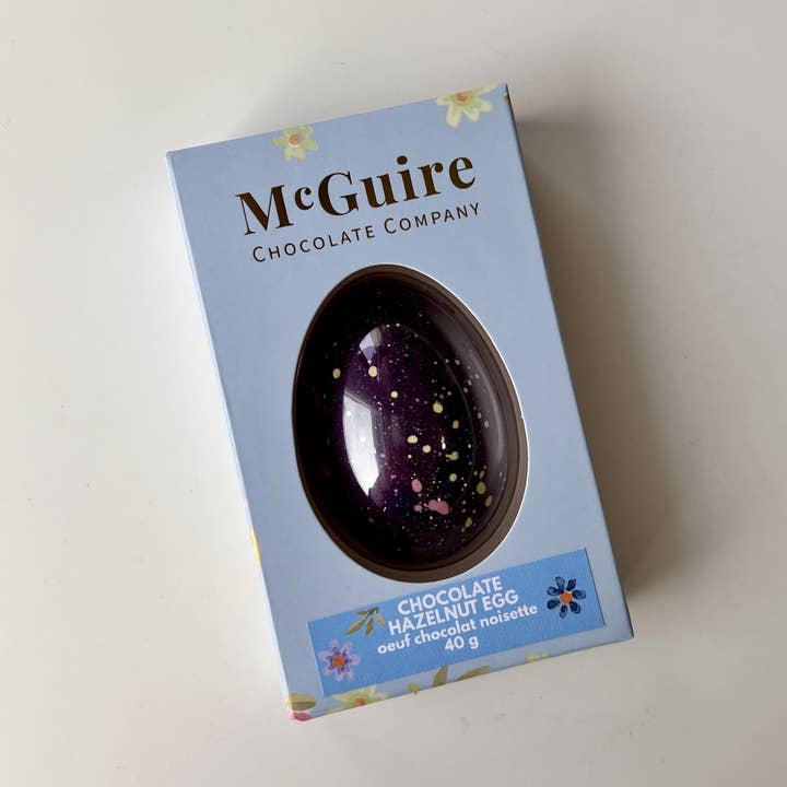 Oeuf de Pâques végan au chocolat et aux noisettes pour la vente par McGuire Chocolate Company