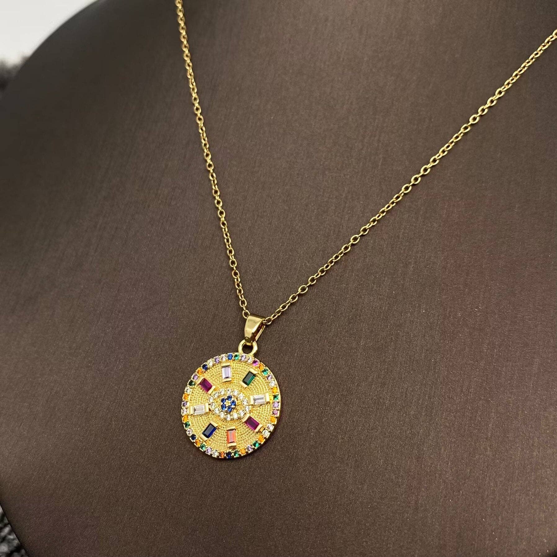 Mio Queena - Venta al por mayor Collares con colgantes/abalorios - Collar chapado en oro con colgante de ojos malvados con diamantes de imitación de varios estilos5