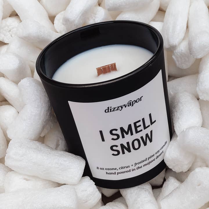 I Smell Snow | Gilmore Girls | Bougie de soja Sweet Frosted Pine pour la vente par Dizzyvapor Candle Co.