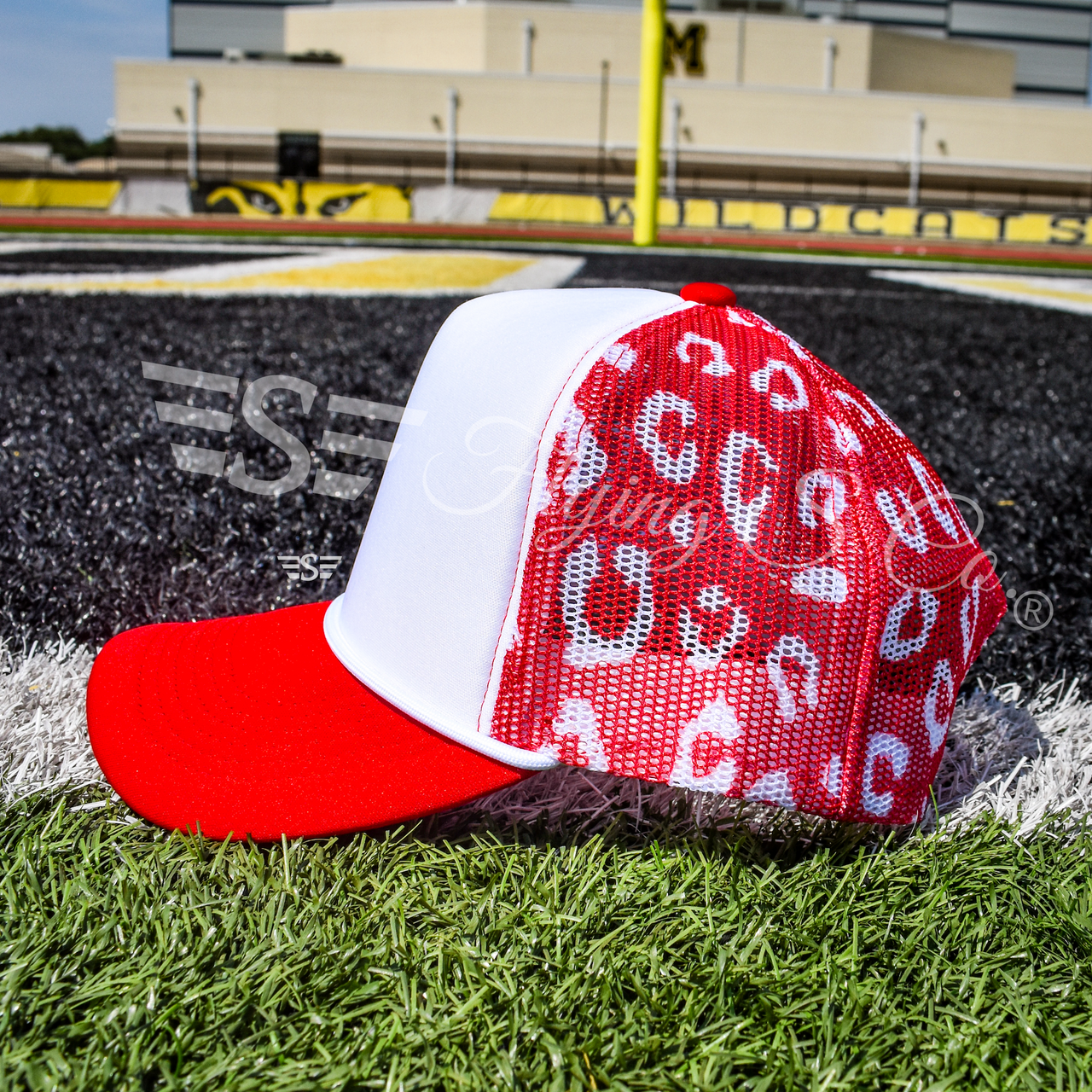 Flying S Company – Großhandel Basecap – Unisex – Weißer Front Leopard Magna Pony™ Mesh Foam Trucker Hut24