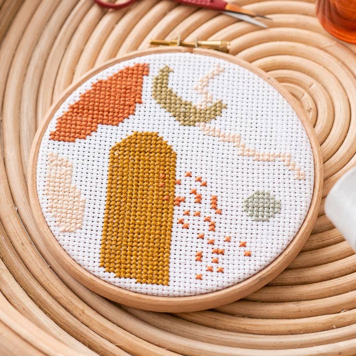 Kit de point de croix - Formes abstraites pour la vente par Stitch Happy