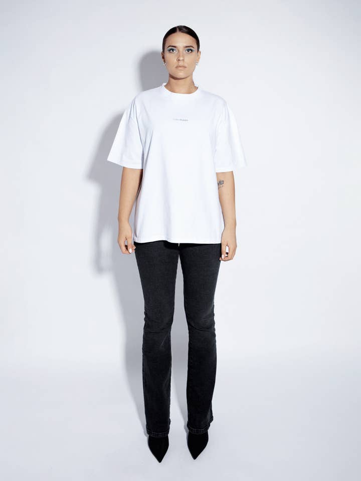 MARATUSSO DONKERBLAUW LOGO, WIT OVERSIZED T-SHIRT voor wholesale door MARATUSSO