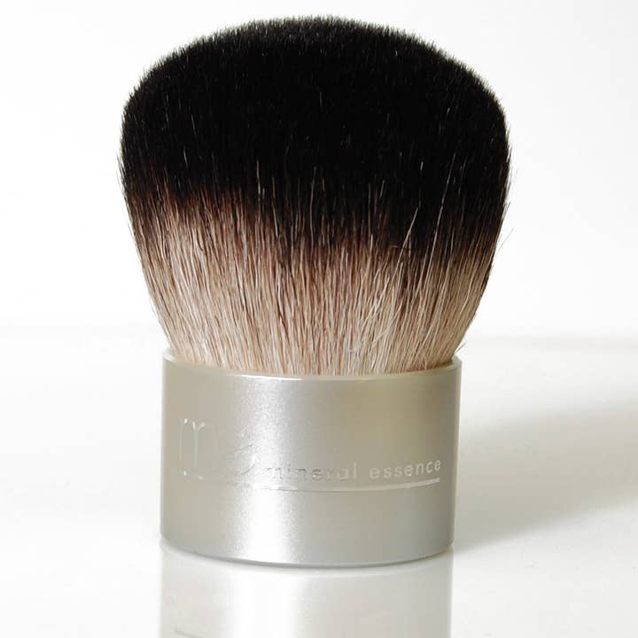 Pinceau - GRAND KABUKI pour la vente par Mineral Essence