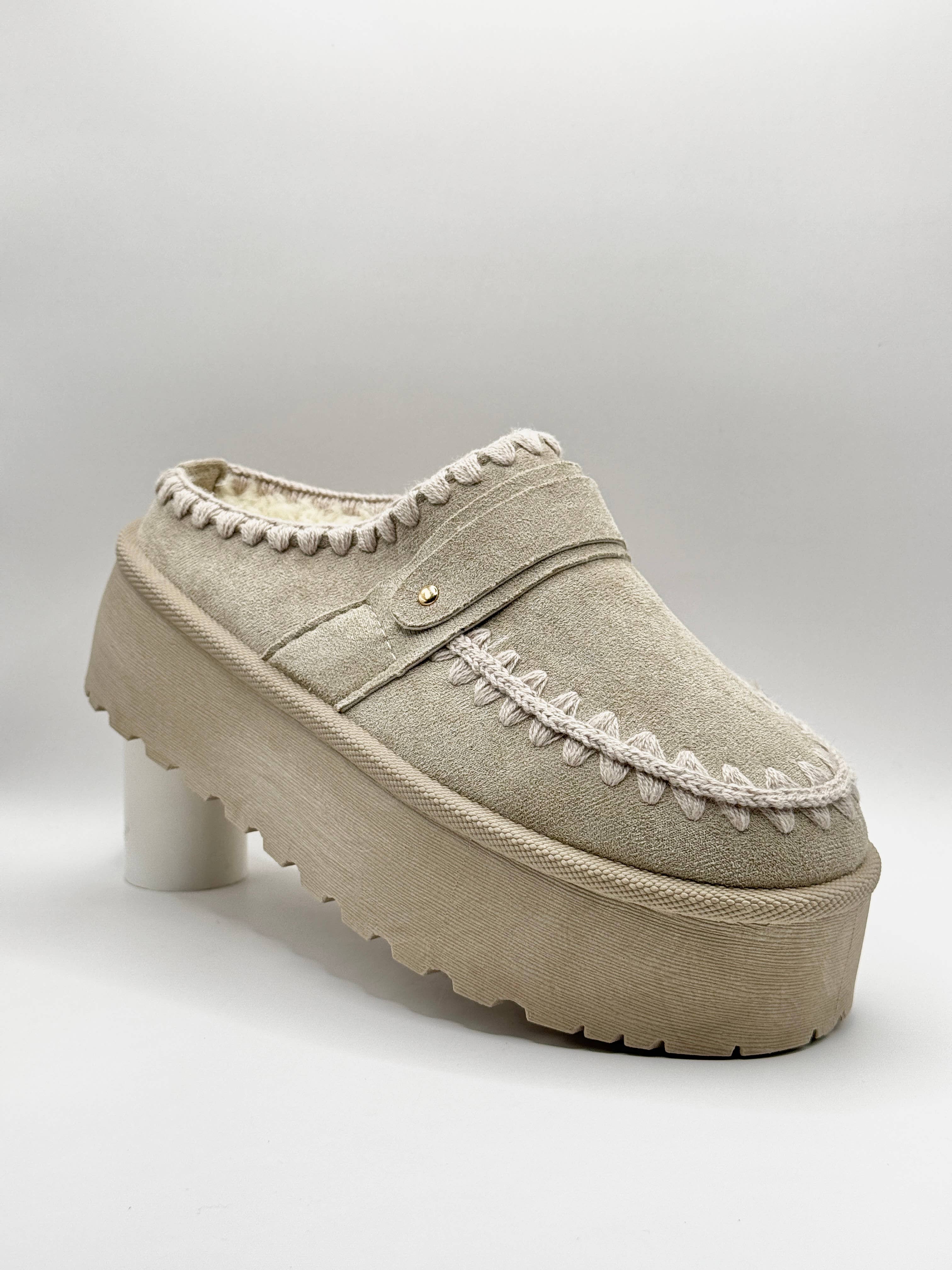 WILADY - Wholesale Clogs - Women's - Fur clogs and patterns8