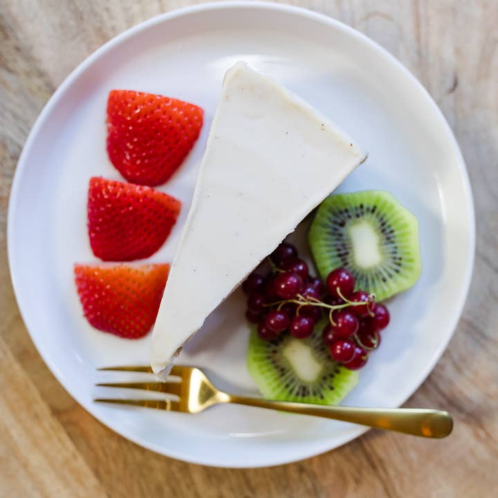 Darë Vegan Cheese - Wholesale Shelf Stable Prepared Meal - Original Plant-Based Cheesecake Slices1