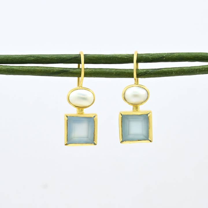 Schmuckoo Berlin - Wholesale Dangle Earrings - Danae Earring Gold - Pearl & Blue Chalcedony