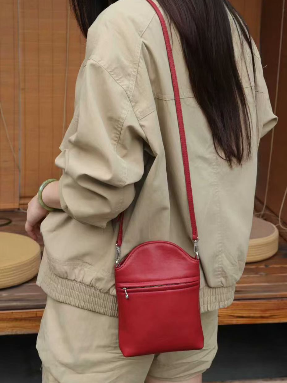 Pretty Persuasions - Vendita all'ingrosso Borsa a tracolla - Donna - Borsa a Tracolla in Pelle con Tasca Frontale con Cerniera PL250331