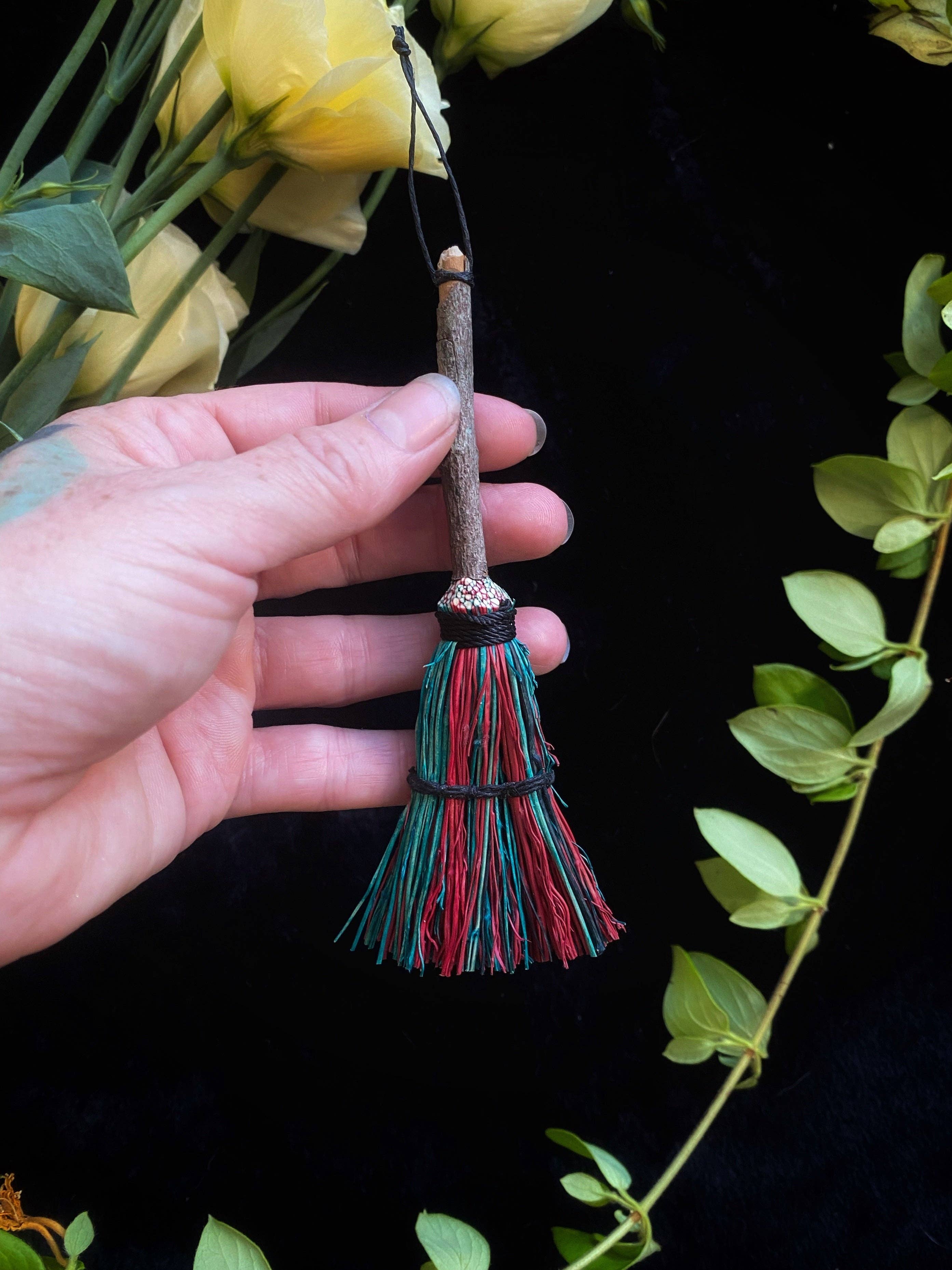 Keven Craft Rituals LLC - Wholesale Broom - Miniature Besom/Sweeper Broom or Hand Brooms -3-5" Tampico -(functional or as an ornament)5