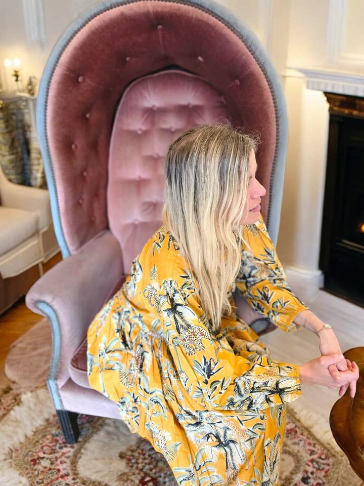 IDA IVY Pouf ærmet kjole/Savannah Mustrd for engroshandel hos Helga May