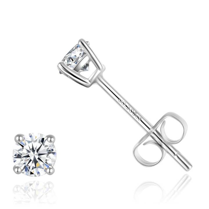 Aretes solitarios con diamantes cultivados en laboratorio en oro blanco de 14 quilates y 0,3 quilates engastados en cuatro puntas para venta al por mayor de Fanci Me Jewelry