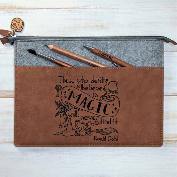 Tro på magi - Vegan Läderväska för wholesale av Pigsey Art