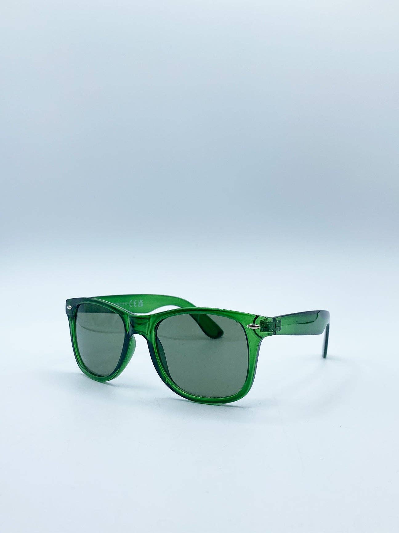 AFA COLLECTIVE – wholesale Sunglasses – Unisex – Green Wayfarer Sunglasses with Green Lenses1