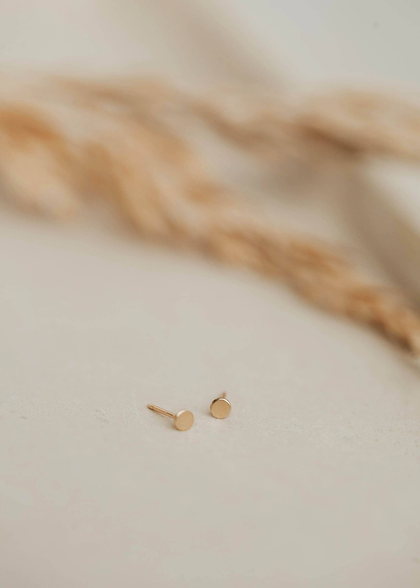 Hello Adorn - Vendita all'ingrosso Orecchini a bottone - Piccoli Orecchini a Punto | Riempimento in Oro 14kt + Argento Sterling2