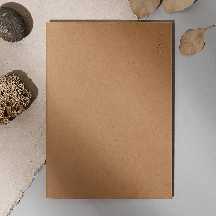 Biscuit A5 Genanvendt trådsyet notesblok | Papirvarer for engroshandel hos Matere