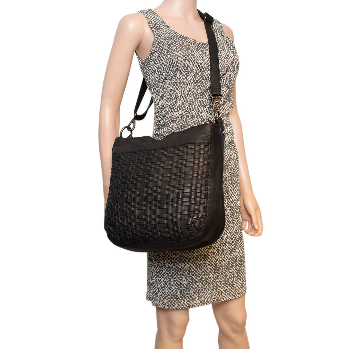 Arrigo - Wholesale Shoulder Bag - Women's - Arrigo Leather Shoulder Bag Made Of Supple Braided Leather5