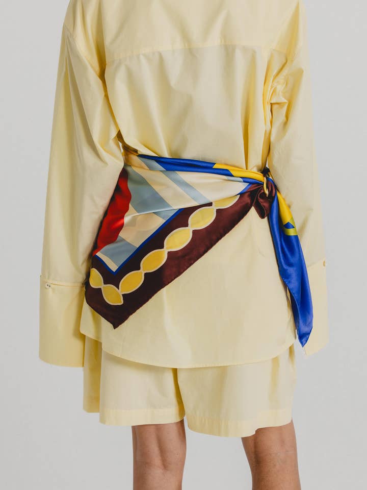 Grand Foulard en Soie 'Deli Chic' pour la vente par Alas