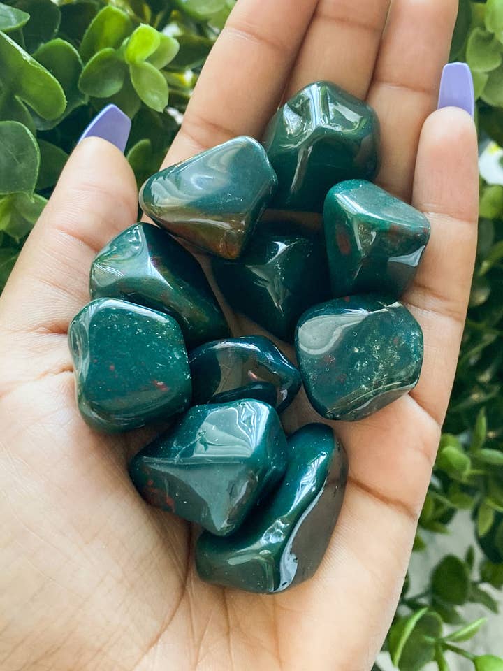 Bloodstone dégringolé, d'origine éthique pour la vente par Peach and Pixie