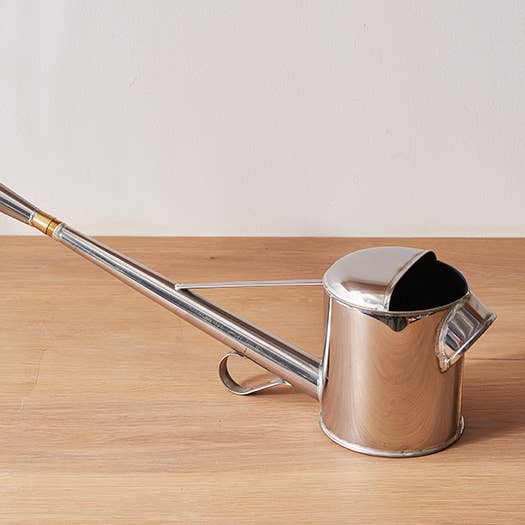 Chooro Watering Can by Negishi for wholesale by wagumi