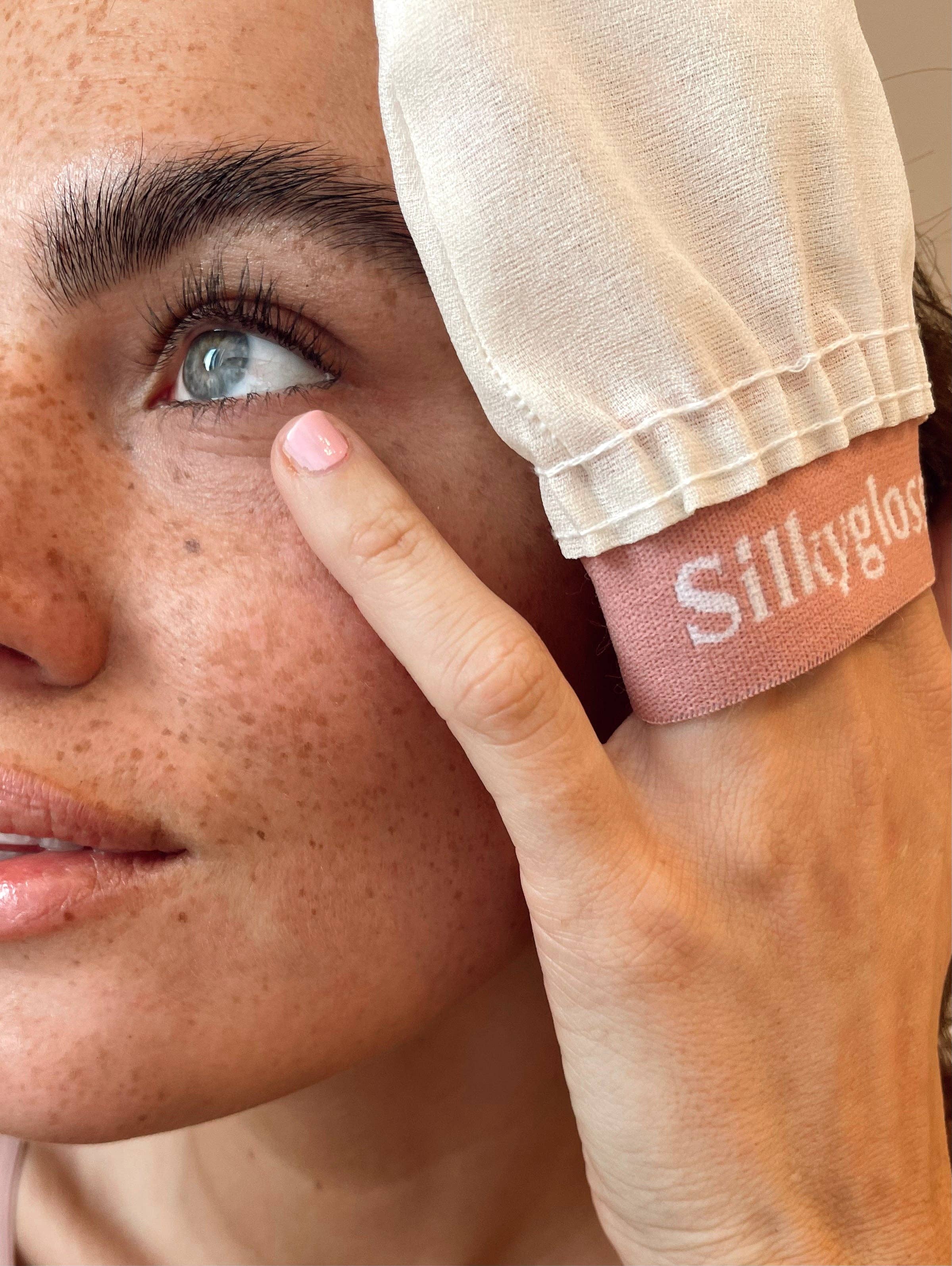 Silkygloss - Wholesale Exfoliating Gloves/Mitts - The Original Silkygloss Face Glove2