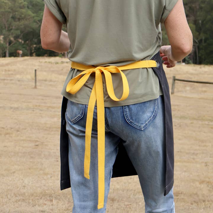 Van Go Collections - Vente Tabliers - Tablier brodé | Collection Iconique | Jurgen3