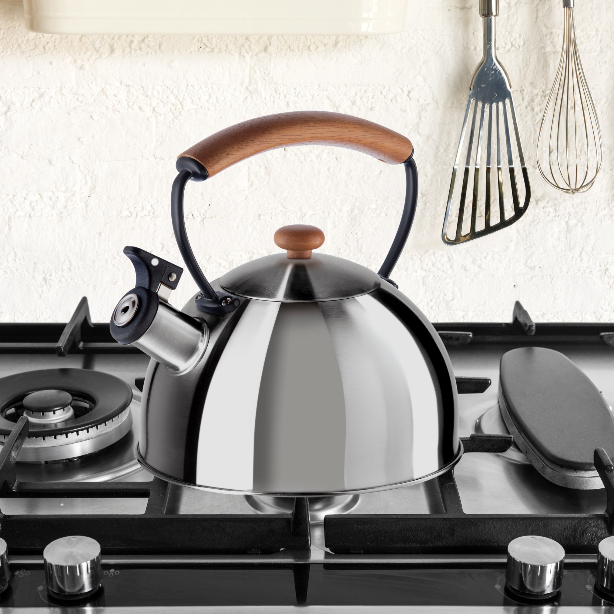 Oggi - Wholesale Kettle - Stovetop Kettle - Steel, Wood Handle, Whistle (1.9lt, 64oz)10