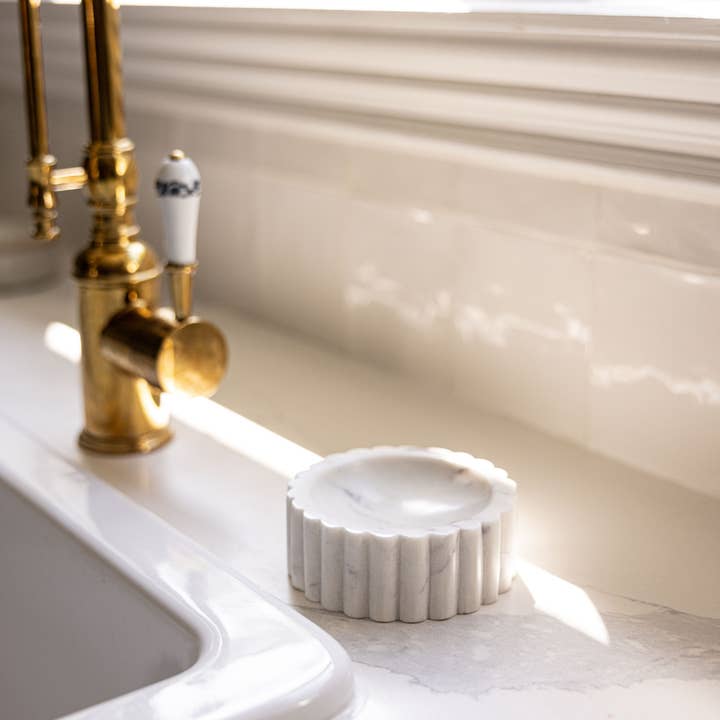 Luxe B Co - Wholesale Bath Soap Dish - White Marble Fluted Soap Dish2