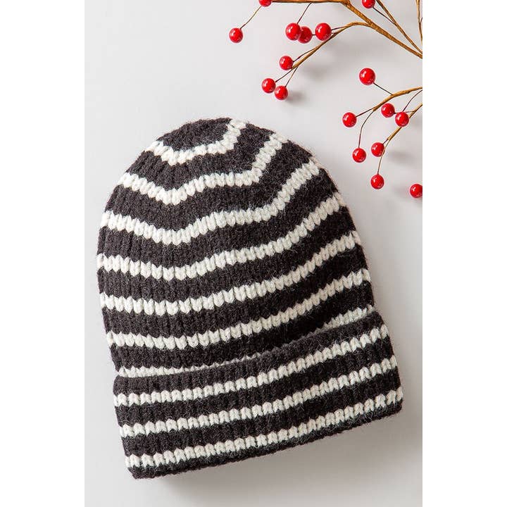Urban Daizy - Wholesale Beanie - Women's - Striped Beanie