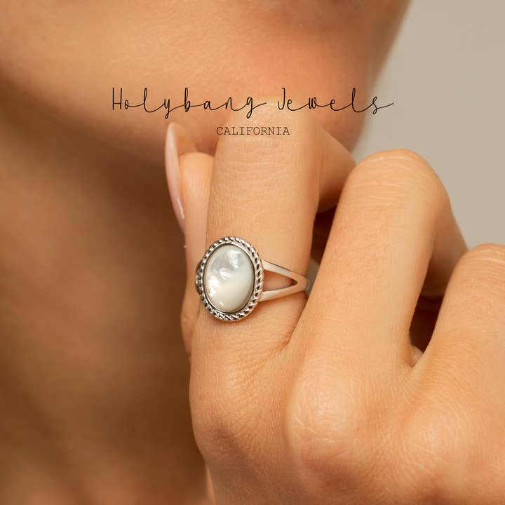 HolyBang Jewels - Wholesale Single Stone/Solitaire Ring - VINTAGE MOTHER OF PEARL RING - R-F2776