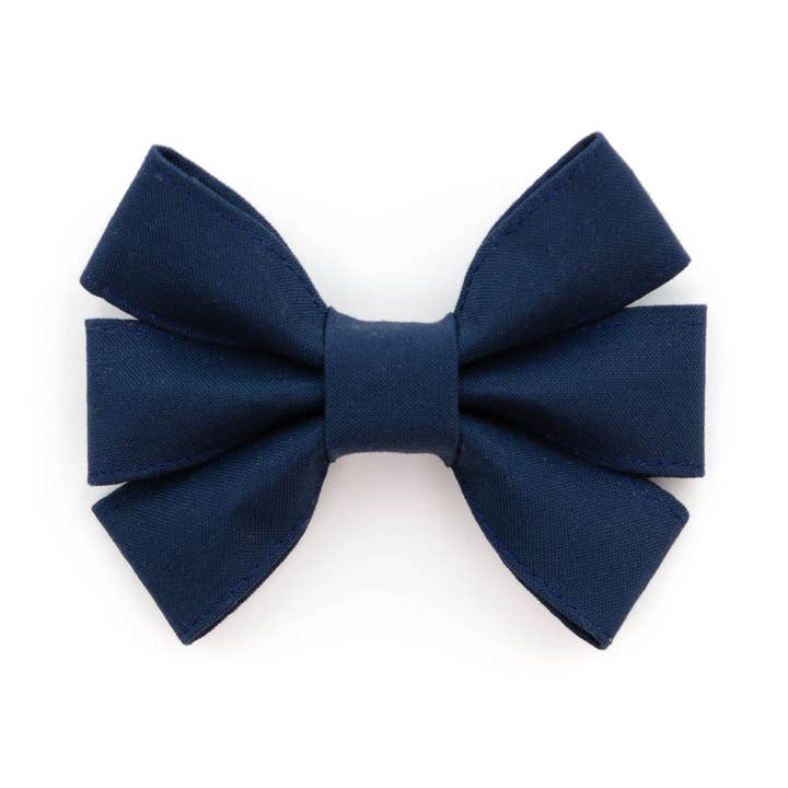 Nœud Girly bleu marine pour la vente par Puddle Jumper Pups