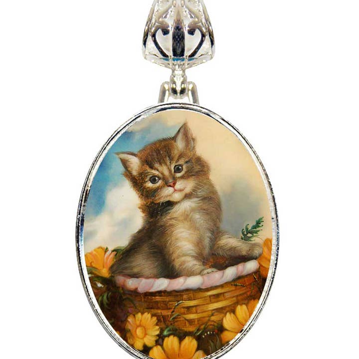 Collier Chaton dans un Panier Plaqué Argent Nacre pour la vente par Designocracy