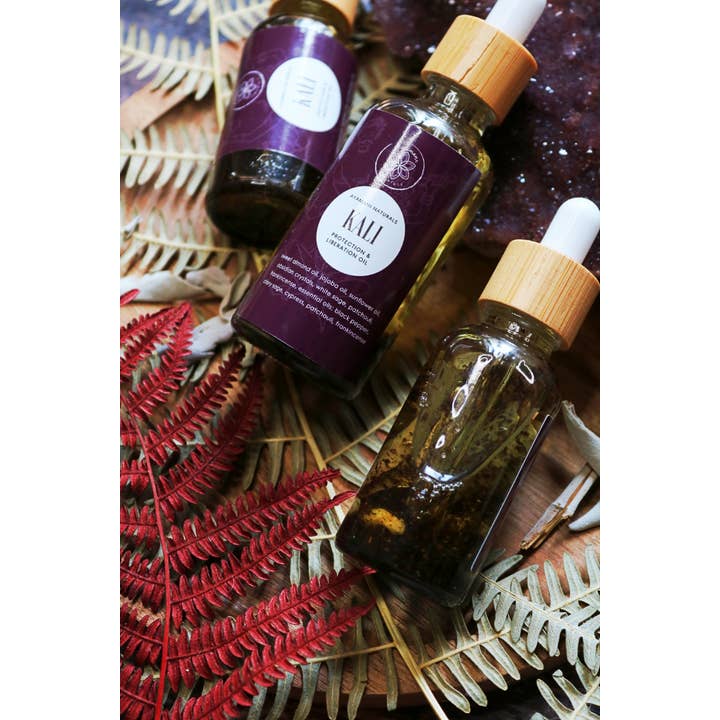 Ayamani Naturals - Vendita all'ingrosso Olio essenziale - Olio KALI | Olio rituale e per il corpo della Dea, con cristalli3