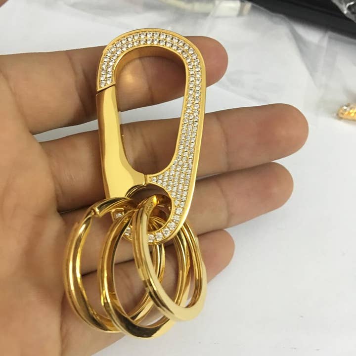 Mousqueton de luxe incrusté de cristaux PRSVR - Base dorée pour la vente par PRSVR