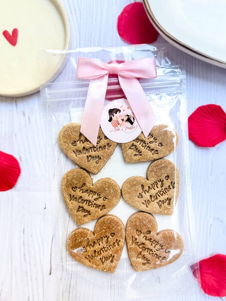 Happy Valentine’s Day – Biscuits cœur pour chien pour la vente par En tête a truffe