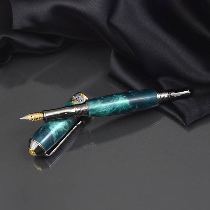 Noble Fyldepen - Teal Akryl for engroshandel hos Ortmann Woodcraft