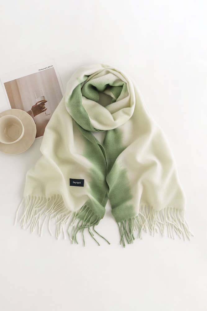 UNISHE - Wholesale Scarf - Women's - Gradient Color Fringe Scarf MOQ 3pcs ZK2146