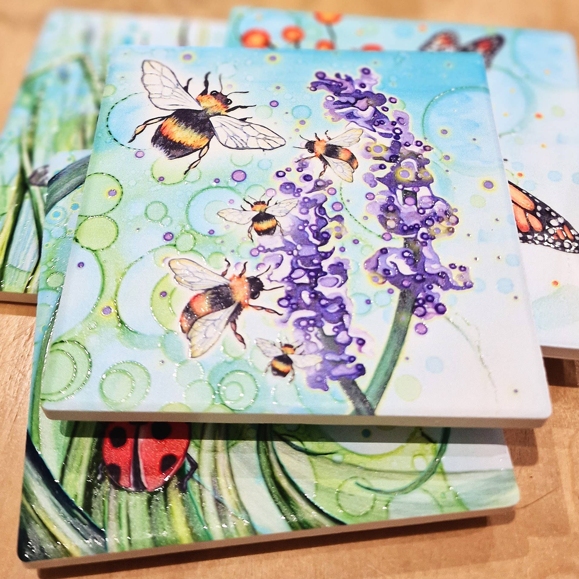 By Jo Crafts – Base de copos por atacado – 06-C  Porta-copos Abelha2