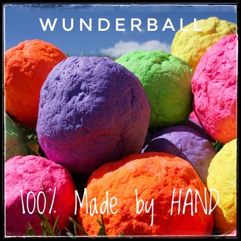 Multi DISPLAY 36 - BEST FETCH TOY! WUNDERBALL with 36 balls for wholesale on Faire6