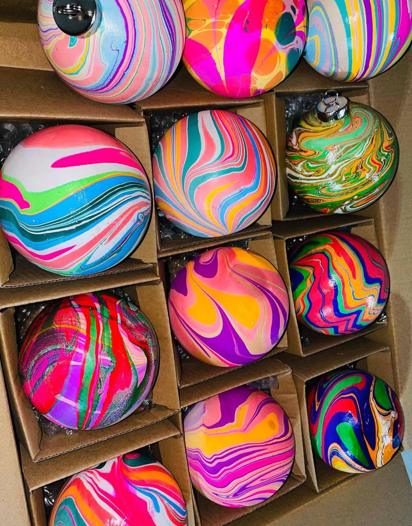Marbling Art LLC - Wholesale Ornament - Hand-Marbled Ceramic Christmas Baubles / Decorations4
