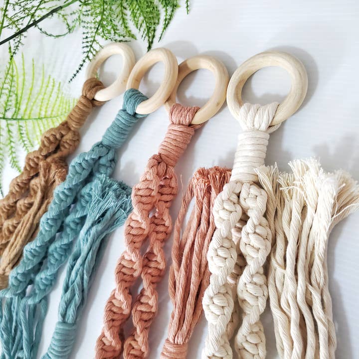 Cord + Quartz - Wholesale Hanging Planter - Macrame plant hangers. Spiral style.100% cotton eco-frindly4