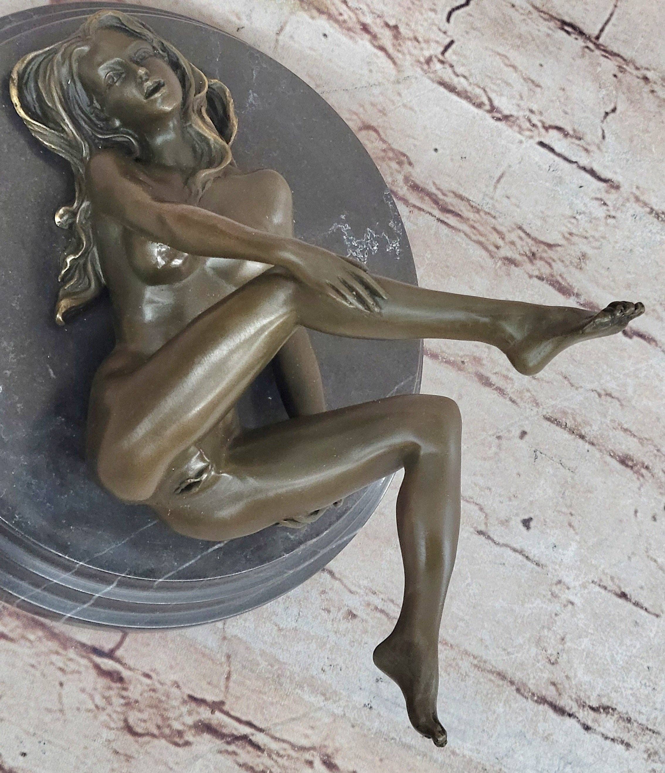Bronzhaus - Wholesale Sculpture - Erotic Bronze Sculpture Figure Nude Girl on Her Back Art Decor3