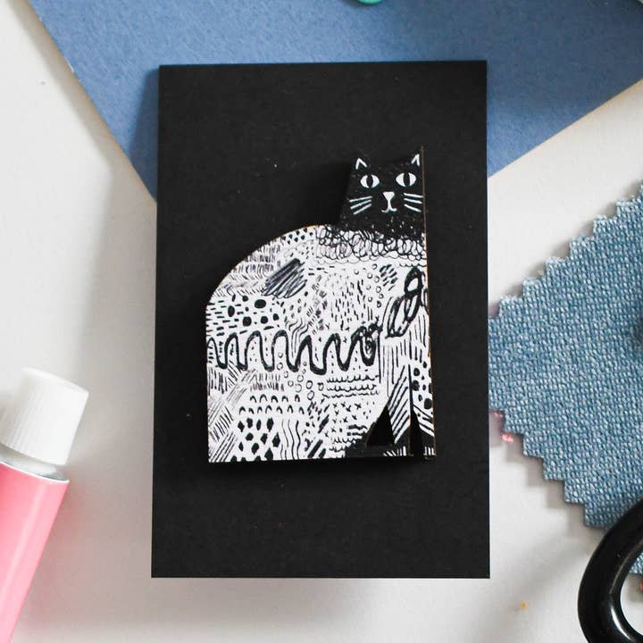 Mark Making Cat Wooden Pin Badge for wholesale by Niaski - Feline Fine Art (USA DUTIES PAID)