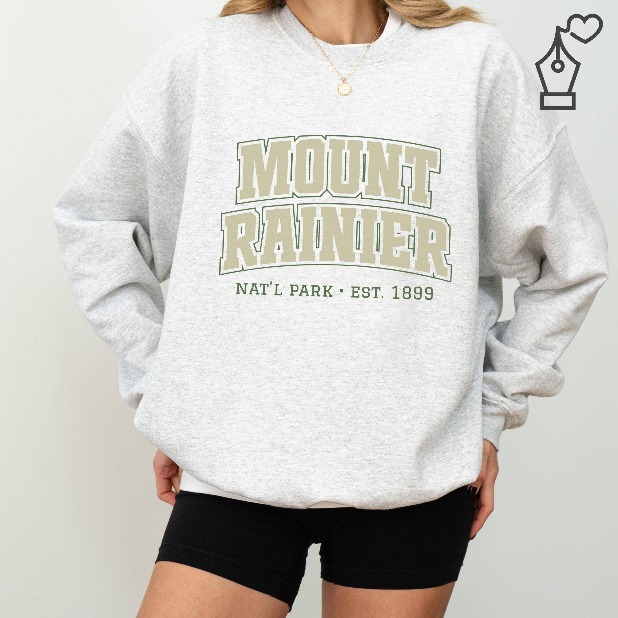 KylieBeth Designs – Großhandel Sweatshirt mit Grafikdruck – Damen – Sweatshirt mit dem Mount Rainier-Nationalpark3